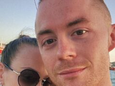 As estrelas de Hollyoaks, Angus Castle-Doughty e Niamh Blackshaw, responderam aos rumores divididos com uma doce selfie do encontro da pintura de Mamma Mia e insistem que estão ‘mais fortes do que nunca’ As estrelas de Hollyoaks, Angus Castle-Doughty e Niamh Blackshaw, responderam aos rumores de separação na sexta-feira