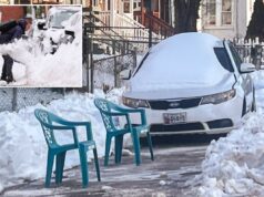 As guerras nos estacionamentos sob tempestades de neve tornam-se violentas à medida que as cidades reprimem, os vizinhos entram em conflito e a polícia alerta sobre a escalada As guerras nos estacionamentos sob tempestades de neve tornam-se violentas à medida que as cidades reprimem, os vizinhos entram em conflito e a polícia alerta sobre a escalada