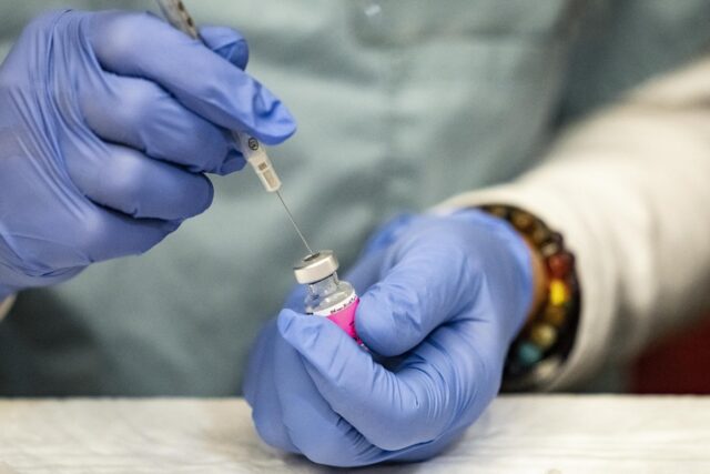 As políticas de Trump estão em desacordo com a compreensão O secretário de Saúde e Serviços Humanos, Robert F. Kennedy Jr., testemunha perante o Comitê de Finanças do Senado durante uma audiência no Capitólio em 4 de setembro de 2025. (Francis Chung/POLITICO via AP Images)