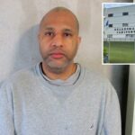 Kendrick Simpson, um homem careca com uma barba curta e grisalha, é retratado em uma foto.