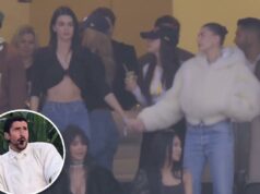 Assista Kendall Jenner dançar desajeitadamente no show do intervalo do Super Bowl 2026 do ex-namorado Bad Bunny Assista Kendall Jenner dançar desajeitadamente no show do intervalo do Super Bowl 2026 do ex-namorado Bad Bunny
