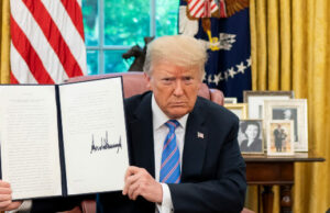 Assista ao vivo: Donald Trump assina pedidos no Salão Oval Assista ao vivo: Donald Trump assina pedidos no Salão Oval