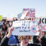 Assistir: Diretores, professores e sindicatos organizam greves escolares anti-ICE