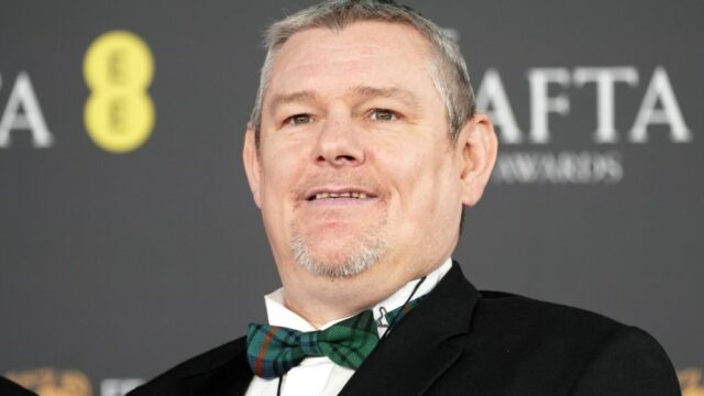 Assunto de 'Eu juro' John Davidson diz que os tiques Assunto de 'Eu juro' John Davidson diz que os tiques de Tourette são 'involuntários' depois de gritar palavrões nos BAFTAs: 'Profundamente mortificado se alguém' pensar que foi 'intencional'