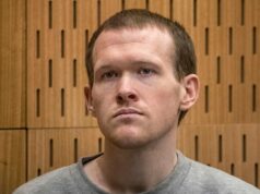 Atirador de Christchurch luta para anular confissões de culpa, diz que a prisão o tornou irracional Brenton Tarrant no último dia de sua audiência de sentença em 2020.