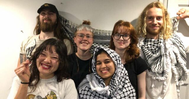 Ativistas pró-palestinos do Reino Unido inocentes de roubo qualificado
