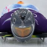 Atleta olímpico ucraniano usará capacetes em homenagem aos mortos pela Rússia, desafiando ordem do COI