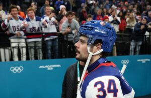 Auston Matthews, dos EUA, envia mensagem forte antes do jogo pela medalha de ouro contra o Canadá Auston Matthews, dos EUA, envia mensagem forte antes do jogo pela medalha de ouro contra o Canadá