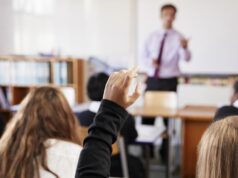 Austrália é eleita o país ‘mais caro’ em termos de custos do ensino médio Austrália é eleita o país 'mais caro' em termos de custos do ensino médio