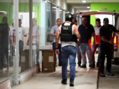 Autoridades do Panamá revistam o escritório local de CK Hutchison à medida que as tensões aumentam Autoridades do Panamá revistam o escritório local de CK Hutchison à medida que as tensões aumentam