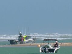 Avião leve mergulha no oceano ao sul de Adelaide Avião leve mergulha no oceano ao sul de Adelaide