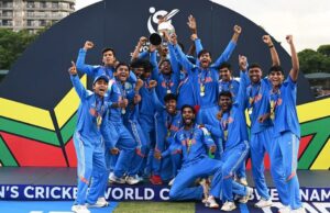 BCCI anuncia prêmio em dinheiro de Rs 7,5 milhões para a seleção sub-19 da Índia após vitória na Copa do Mundo BCCI anuncia prêmio em dinheiro de Rs 7,5 milhões para a seleção sub-19 da Índia após vitória na Copa do Mundo