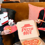 Nick Carter e Howie Dorough para Pizza Hut.