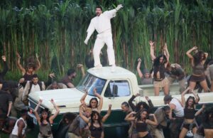 Bad Bunny leva Porto Rico ao show do intervalo do Super Bowl Bad Bunny leva Porto Rico ao show do intervalo do Super Bowl