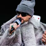 Bad Bunny queimando a bandeira dos EUA se espalha antes do show do intervalo do Super Bowl