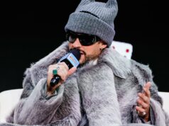 Bad Bunny queimando a bandeira dos EUA se espalha antes do show do intervalo do Super Bowl Bad Bunny queimando a bandeira dos EUA se espalha antes do show do intervalo do Super Bowl