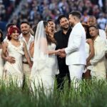 Bad Bunny se encaixou em um casamento de verdade, com bolo, no show do intervalo do Super Bowl