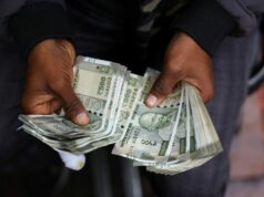 Banco estatal da Índia vendas de dólares âncora rupia, investidores aguardam dados do PIB Banco estatal da Índia vendas de dólares âncora rupia, investidores aguardam dados do PIB