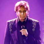 GettyImages-2197176560-barry-manilow