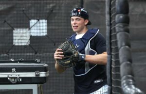 Ben Rice, dos Yankees, lida com uma pequena lesão no pescoço durante o sono O apanhador do New York Yankees, Ben Rice, nº 22 no bullpen.