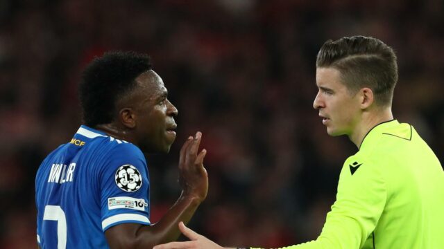 Benfica investiga vídeo de supostos gestos de macaco de torcedores em direção a Vinicius Junior
