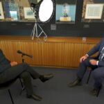 Bill Gates abordou seus novos links nos três milhões de páginas recentemente divulgadas dos arquivos de Jeffrey Epstein, dizendo que se arrepende de ter entrado em contato com o criminoso sexual condenado.