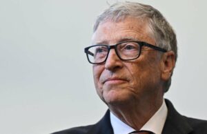 Bill Gates nega qualquer atividade sexual relacionada aos arquivos de Epstein, contradizendo os últimos e-mails divulgados pelo Departamento de Justiça O presidente dos EUA, Donald Trump, visita o complexo Ford River Rouge em 13 de janeiro de 2026 em Dearborn, Michigan
