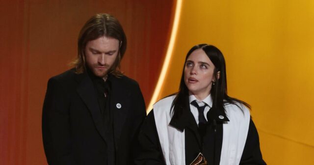 Billie Eilish e Finneas fazem história no Grammy com a terceira música do ano
