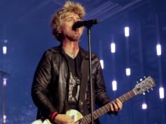 Billie Joe Armstrong, do Green Day, implora aos agentes do ICE que ‘saiam de seus empregos’ na festa do Super Bowl, diz que Trump ‘vai deixá-lo cair como um mau hábito … Venha para este lado da linha’ Billie Joe Armstrong, do Green Day, implora aos agentes do ICE que 'saiam de seus empregos' na festa do Super Bowl, diz que Trump 'vai deixá-lo cair como um mau hábito ... Venha para este lado da linha'