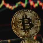 Bitcoin despenca novamente após semana de pesadas perdas