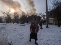 Bombardeio russo mata sete no mercado ucraniano, atrapalhando negociações em Abu Dhabi Bombardeio russo mata sete no mercado ucraniano, atrapalhando negociações em Abu Dhabi