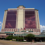 Sam's Town Hotel e Gambling Hall em Shreveport, Louisiana. Boyd Gaming venderá Sam's Town Shreveport para Bally's em Louisiana