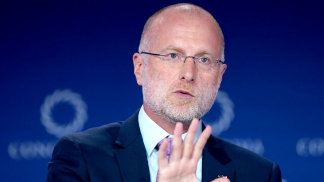 Brendan Carr confirma que a FCC iniciou um 'processo de execução' contra 'The View' da ABC sobre questões de tempo igual
