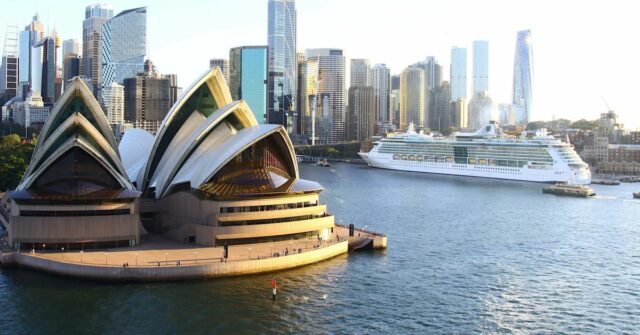 Um navio no Terminal de Passageiros Internacionais de Sydney.