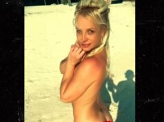 Britney Spears mostra nádegas em foto de praia de nudismo praia de nudismo de britney spears