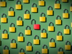Bug no site de admissões de estudantes expôs informações pessoais de crianças closed padlocks on a green background with the exception of one lock, in red, that's open, symbolizing badly handled data breaches