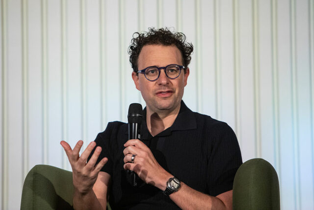 CEO da Anthropic permanece firme enquanto o prazo do Pentágono CEO da Anthropic permanece firme enquanto o prazo do Pentágono se aproxima