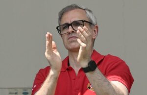 CM Omar Abdullah anuncia recompensa em dinheiro de ₹ 2 milhões pela primeira vitória do Troféu Ranji da J&K CM Omar Abdullah anuncia recompensa em dinheiro de ₹ 2 milhões pela primeira vitória do Troféu Ranji da J&K