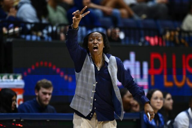 Cal não consegue resistir à corrida do número 7 de Louisville no terceiro quarto
