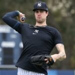 Cam Schlittler, jogando durante um treino de primavera no início deste mês, teve uma sessão de bullpen bem-sucedida na terça-feira, depois de ser detido por alguns dias devido a um problema nas costas que o jovem chamou