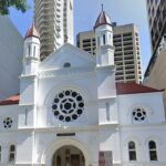 Caminhão bate em sinagoga famosa, polícia acusa homem de crime de ódio: 'Muito angustiante'