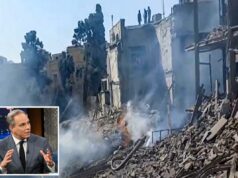 Campanha militar no Irã provavelmente durará semanas, prevêem autoridades dos EUA e de Israel Danos em local de impacto em Teerã com fumaça e fogo.