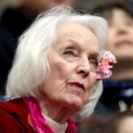 Campeã olímpica dos EUA de 90 anos vê Alysa Liu ganhar ouro 70 anos depois