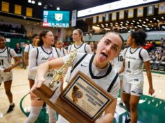 Campeões CCS novamente! Mitty derrota Riordan para conquistar o título da 34ª seção Campeões CCS novamente! Mitty derrota Riordan para conquistar o título da 34ª seção