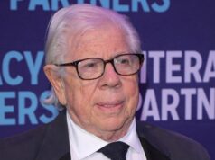 Carl Bernstein diz que Jeff Bezos está “em desacordo” com a missão democrática do Washington Post em meio a demissões Jeff Bezos