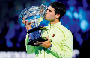 Carlos Alcaraz vence o Aberto da Austrália e completa o Grand Slam da carreira aos 22 anos Carlos Alcaraz vence o Aberto da Austrália e completa o Grand Slam da carreira aos 22 anos