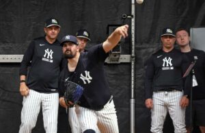Carlos Rodon admite que não era a ‘versão normal’ de si mesmo, pois um problema no cotovelo o perseguia no final de 2025 O arremessador do New York Yankees, Carlos Rodón #55, arremessando no bullpen.