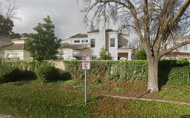 Casa de três quartos é vendida em Pleasanton por US$ Avenida Diavila, 4380 - Google Street View