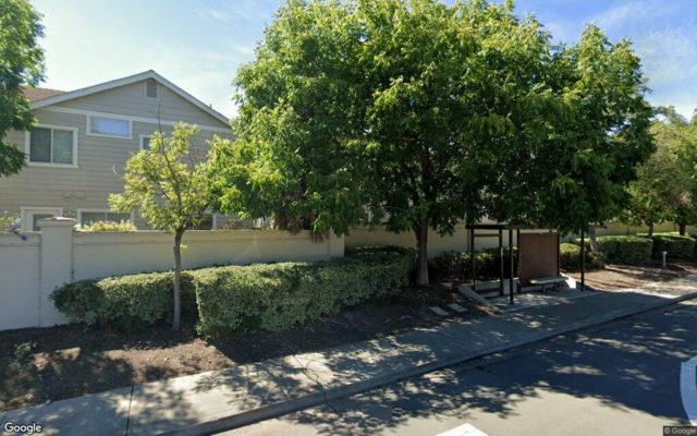 39 Elmwood Drive - Google Street View