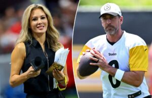 Casamento de Aaron Rodgers verificado por repórter – apesar da esposa permanecer um mistério Jen Hale, repórter lateral da Fox Sports NFL trabalhando durante o jogo de futebol americano da pré-temporada da NFL na noite de sexta-feira entre o Atlanta Falcons e o Detroit Lions em 8 de agosto de 2025